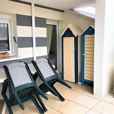 T2 Cabine, Proche Port De Plaisance, Commodites Et Plage *