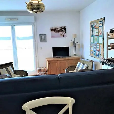 T2 Cabine, Proche Port De Plaisance, Commodites Et Plage *